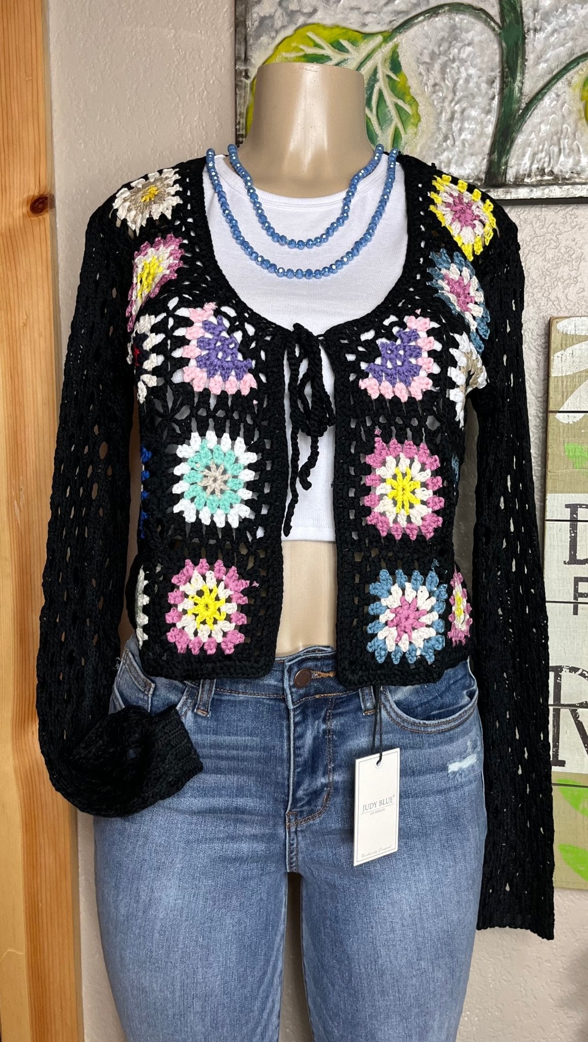 Sweaters, Sweatshirts & Cardigans