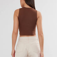 VAV NEW YORK women's cropped cotton crew neck tank top, basic sleeveless top for casual wear, shown in white.