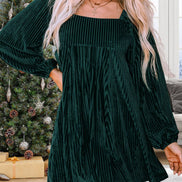 Velvet babydoll dress with square neckline and tie-back detail, by 1 the Woman, featuring a stylish and elegant design.