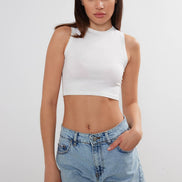 VAV NEW YORK women's cropped cotton tank top with crew neck, basic sleeveless top ideal for casual wear