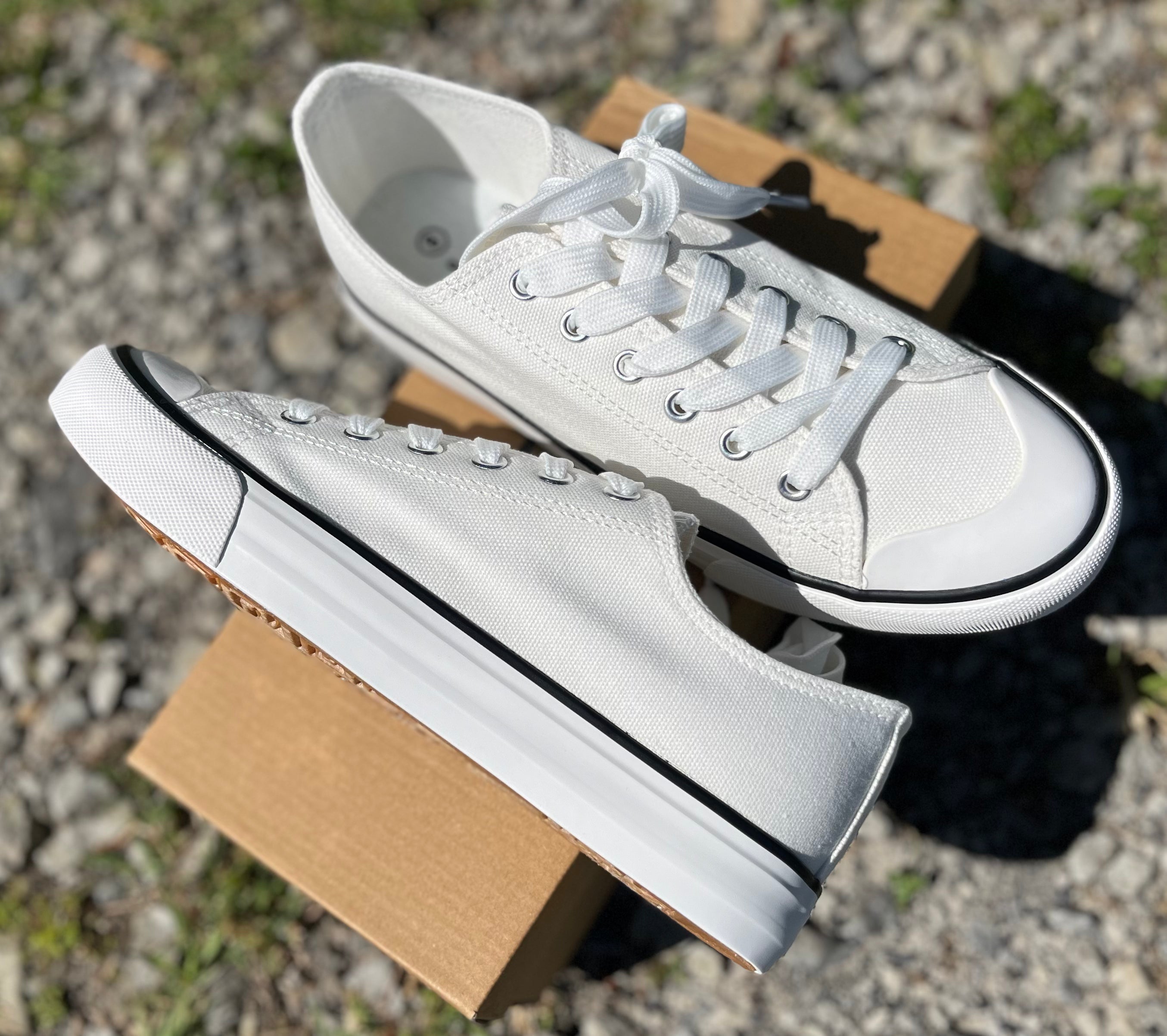 FASHION EMPORIO classic sneakers with white laces and rubber soles, casual footwear for everyday wear.