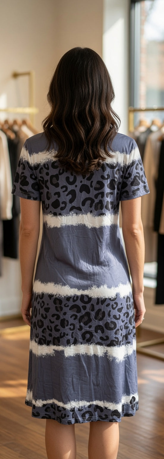 Vestido estilo camiseta de leopardo gris/azul