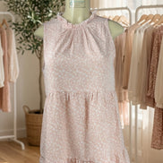 Vestido de sol floral escalonado