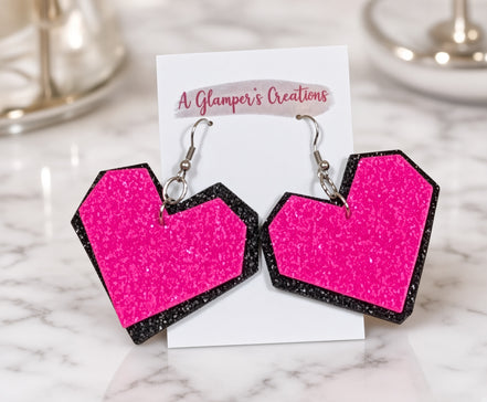 Pendientes de corazón negro y rosa brillante