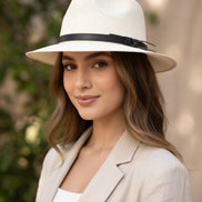 Yellow summer hat by Doña Cata Art with wide brim and stylish design, perfect for sun protection and warm weather.