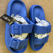 Roxoni slip-on sandals with cushioned soles and open-toe design, perfect for casual summer wear.