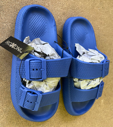 Roxoni slip-on sandals with cushioned soles and open-toe design, perfect for casual summer wear.