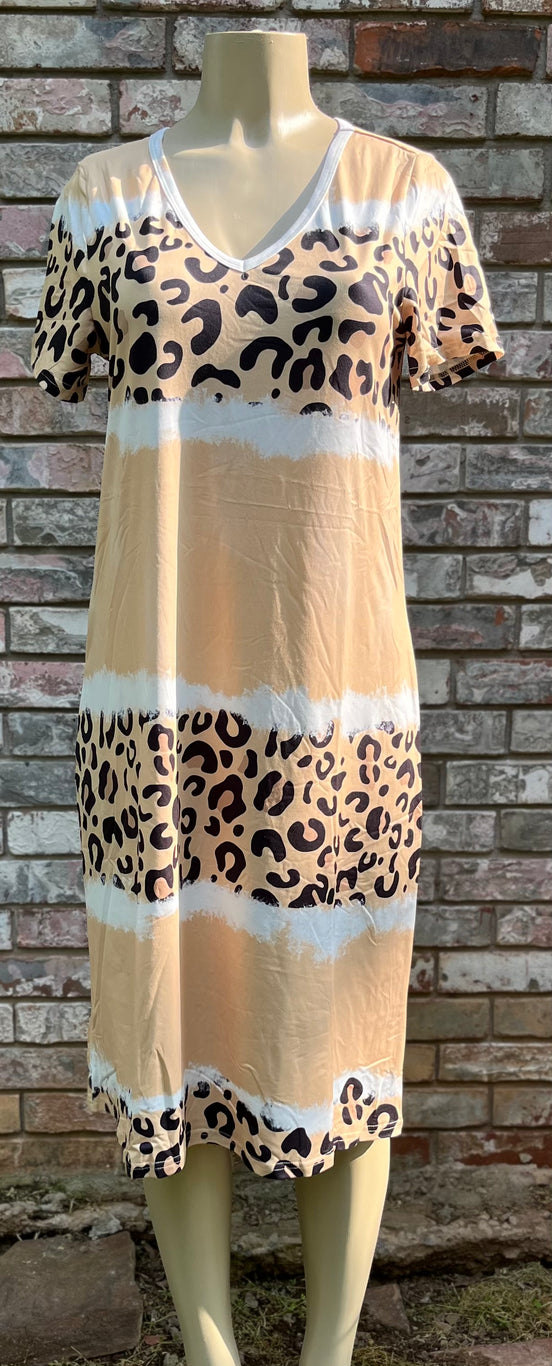 Cream leopard print T-shirt dress by Shiying Fashion, featuring a casual fit and stylish animal pattern.