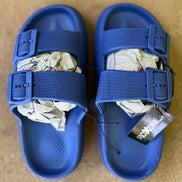Roxoni slip-on sandals with cushioned soles and open toe design, perfect for casual summer wear.