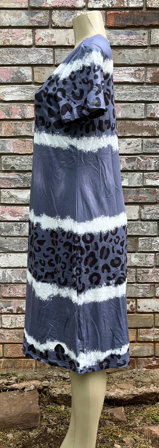 Gray and blue leopard print T-shirt dress from Shiying Fashion, featuring a casual fit and stylish pattern.